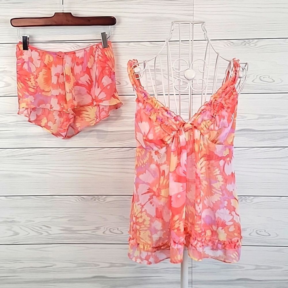Ambrielle vibrant floral cami and shorts pajama set M